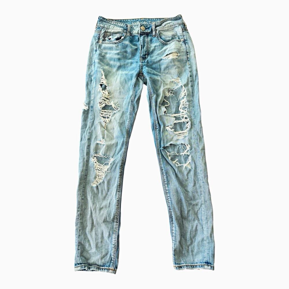 American Eagle Button Fly Light Wash Heavy Distressed Denim Jeans Shredded Front